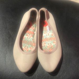 Beige Flats 🥿(Baby Doll Shoes)